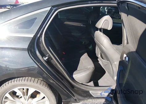 2016 Hyundai Sonata Limited 2.0T z USA, uszkodzony, nr VIN 5NPE34AB7GH415575